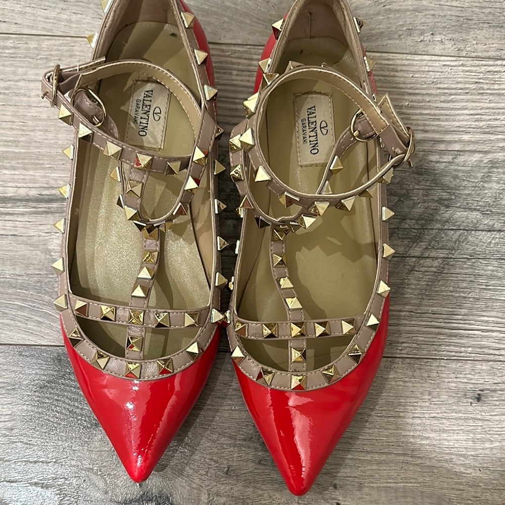 Valentino flats size Euro 38 run small